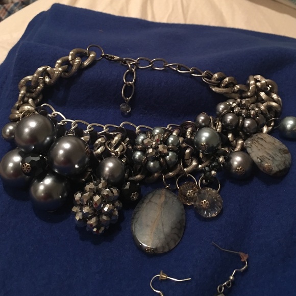 Cluster necklace and earring set - Picture 1 of 4