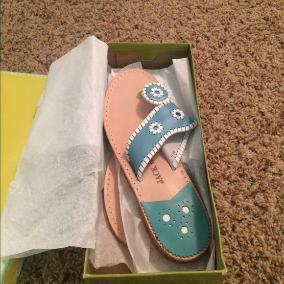 I am selling a pair of Jack Rogers