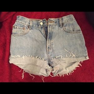 Vintage Levi cutoff high-waisted shorts-light wash