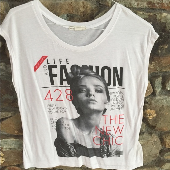 Fashion Graphic Tee - Picture 1 of 3