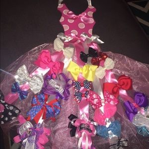 Wall decor/ bow holder with 25 bows