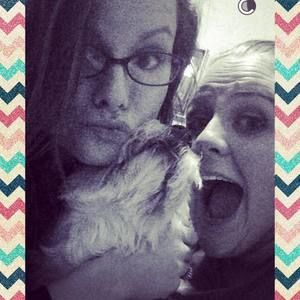 Meet your Posher, Caitlin