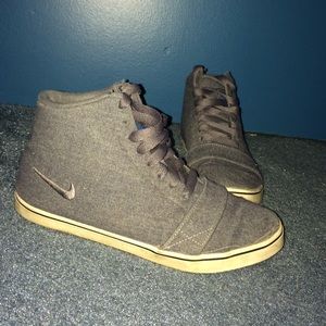 Hightop nikes