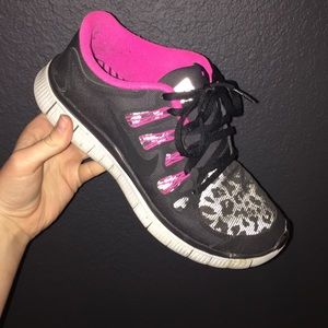 Nike cheetah reflecting running shoes