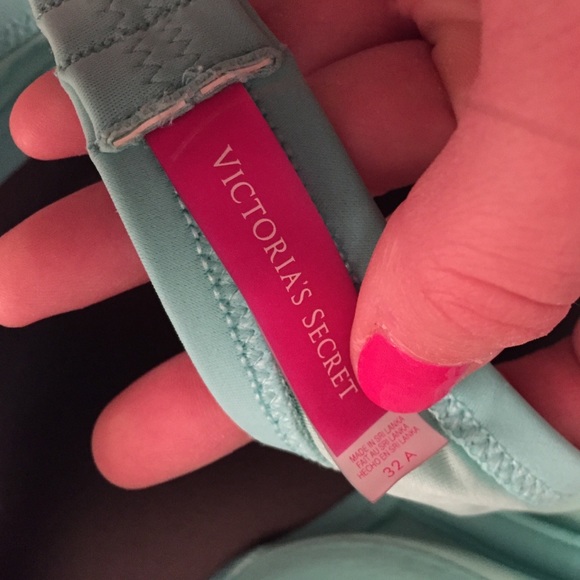 Victoria secret size 32a swimwear top - Picture 2 of 3