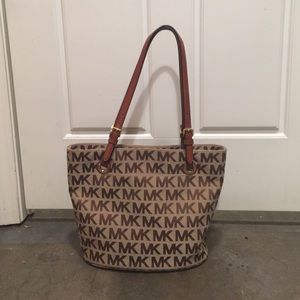 Michael Kors purse USED 3 TIMES.