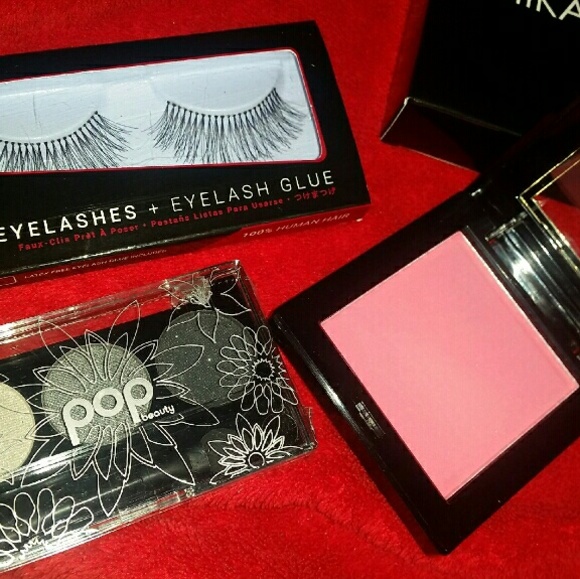 Mixed makeup - Picture 2 of 2