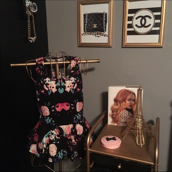 Xhilaration Tops - BNWT Xhilaration Floral Peplum Top