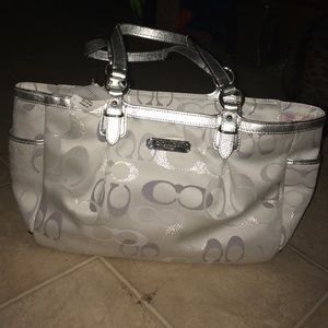 Coach Gallery Optic Signature Purse Silver