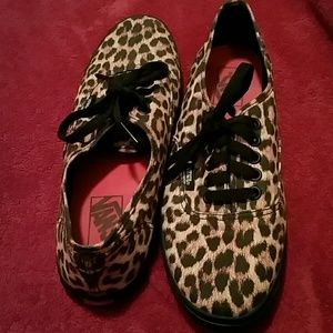 Leopard Vans