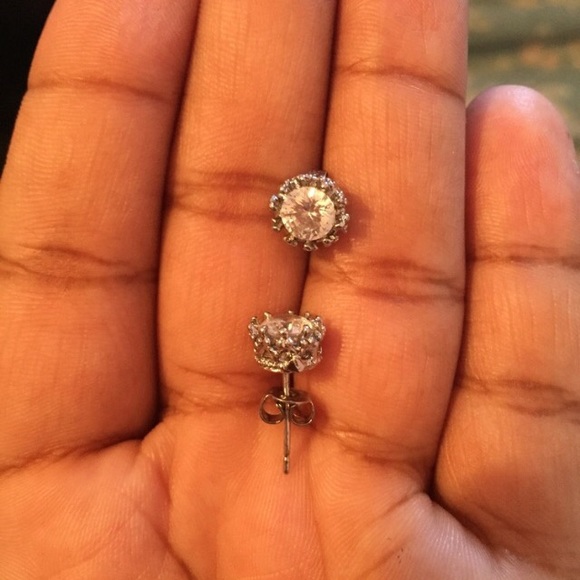 SOLD!!! Royal stud earrings - Picture 2 of 4