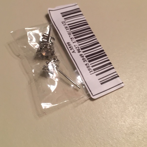 SOLD!!! Royal stud earrings - Picture 4 of 4