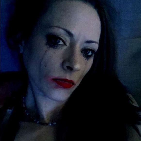 Meet your Posher, Brittney - Picture 2 of 4
