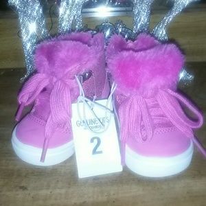 Oshkosh baby Sneakers size2c pink