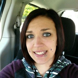 Meet your Posher, Lorie