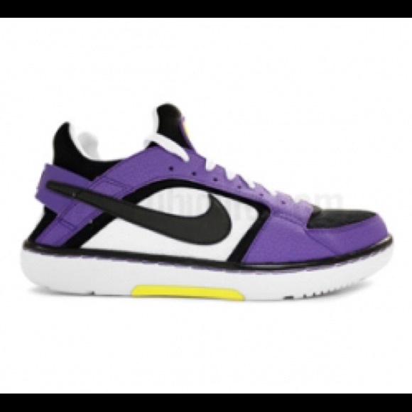 Nike Huraches size 8 Zumba sneakers *REPOSH*👟