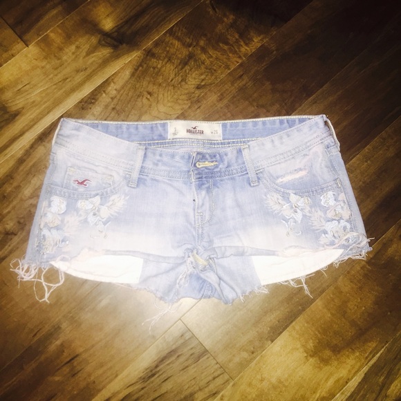 Hollister Embellished Denim Short Shorts size 3