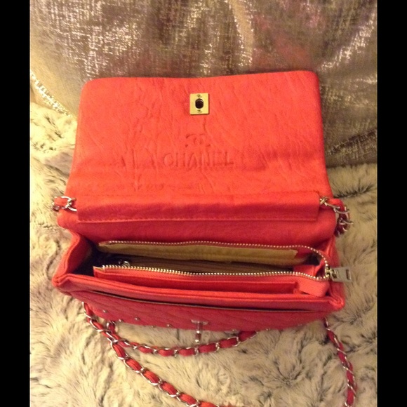 Pink handbag with silver studs. Never carried. - Picture 4 of 4