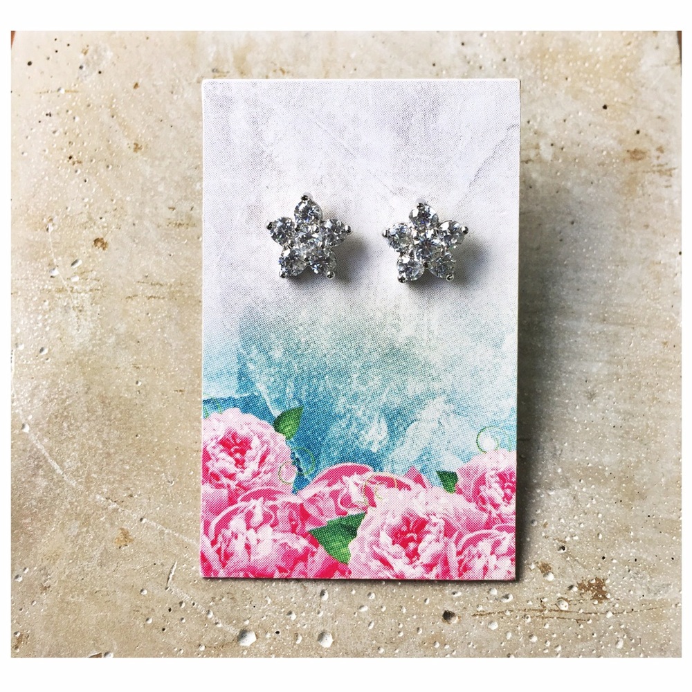 🚫LAST 1 LEFT🚫 Sterling Silver CZ Flower Earrings