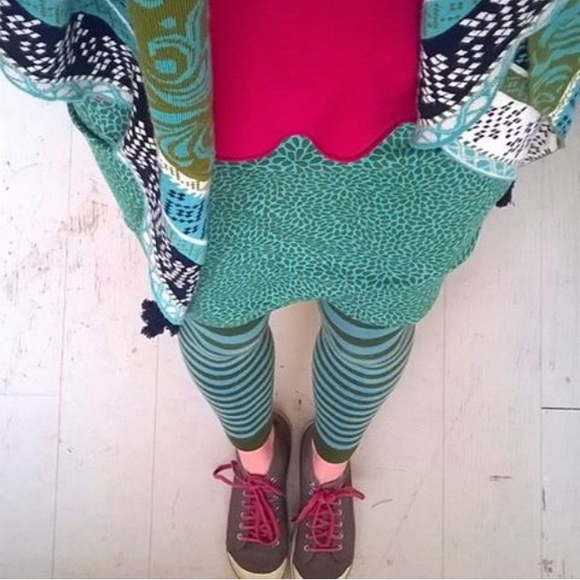 Meet your Posher! Hey thanks for sharing the love! - Picture 2 of 3