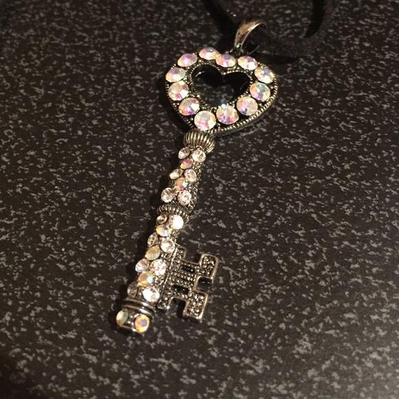 Heart key suede necklace