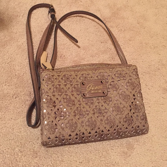 Beautiful Guess Purse, Never Worn!