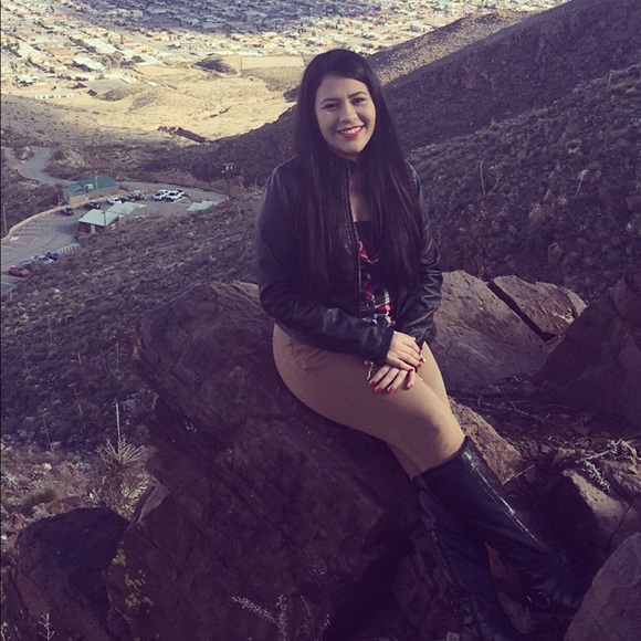 Meet your Posher, Damaris