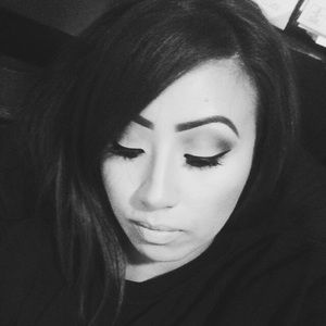 Meet your Posher, Vanessa