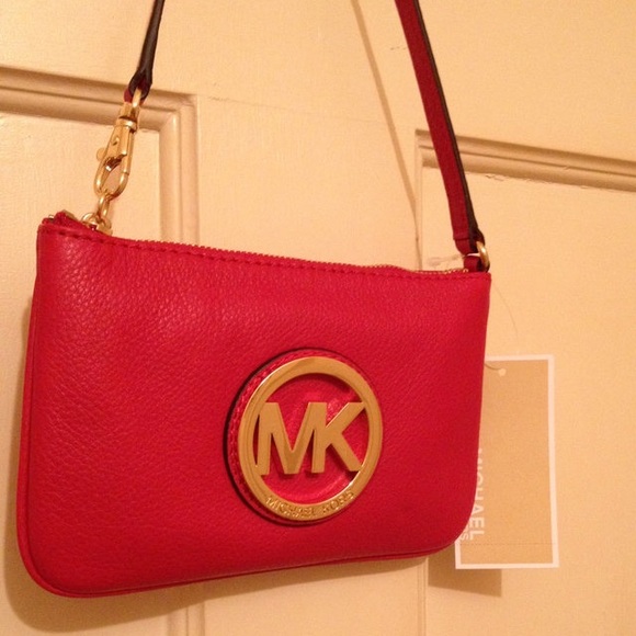 MICHAEL KORS "Fulton" Chili Leather Wristlet NWT!