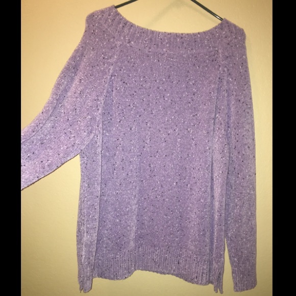 Top. Sweater. - Picture 3 of 4