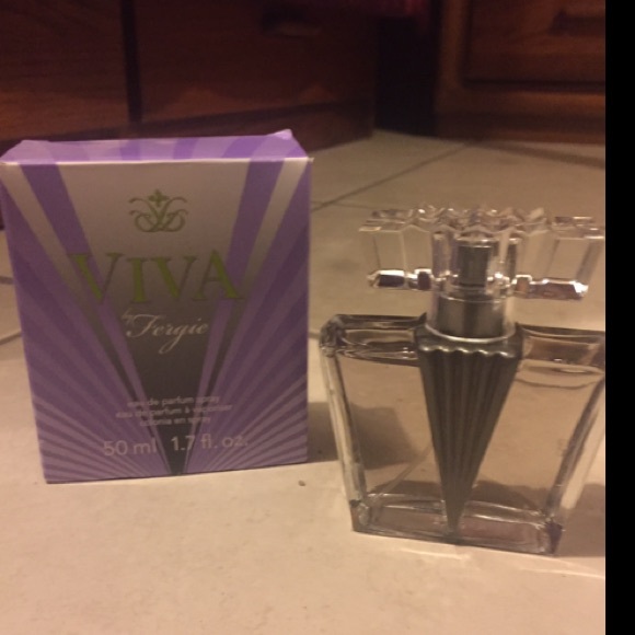 Viva by Fergie Eau de Parfum fragrance - Picture 3 of 3