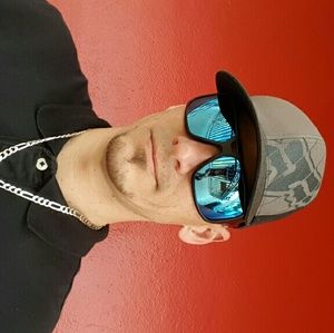 Meet your Posher, Luis