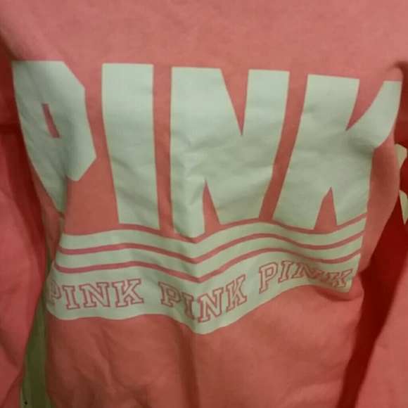 VS OFF THE SHOULDER - Picture 2 of 2