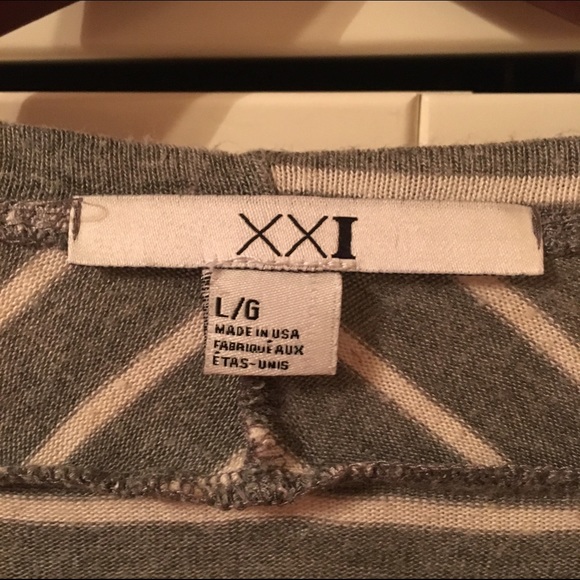 Forever 21 Sweater - Picture 2 of 3