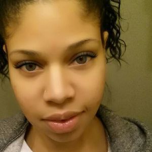 Meet your Posher, Alex xis