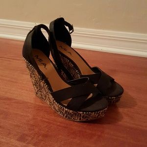 MIA Black Wedges