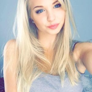 Meet your Posher, Courtney