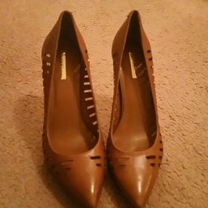 BCBGENERATION Toffee pumps