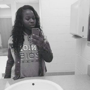 Meet your Posher, Resha