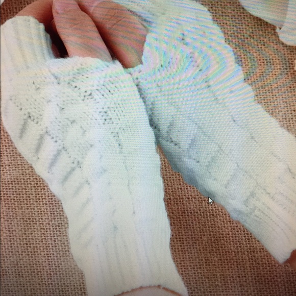 off white arm glovesperfect fit texting/phone - Picture 2 of 3