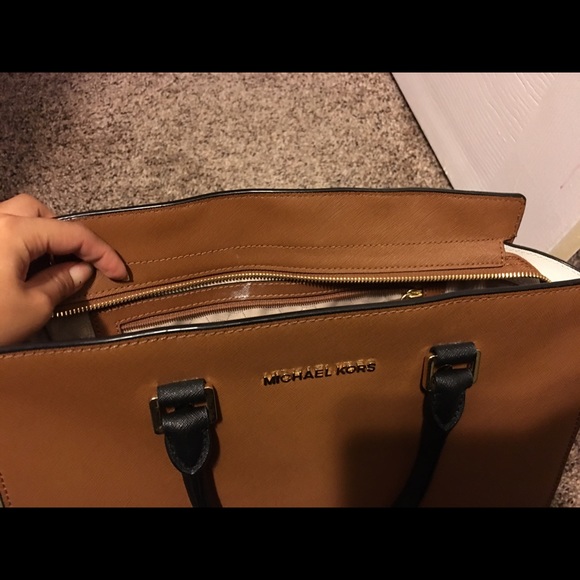 Sold❣ Michael kors Selma color block luggage - Picture 4 of 4