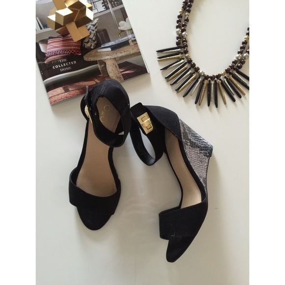 Francesca's Collections Shoes - Cato reptile skin wedges