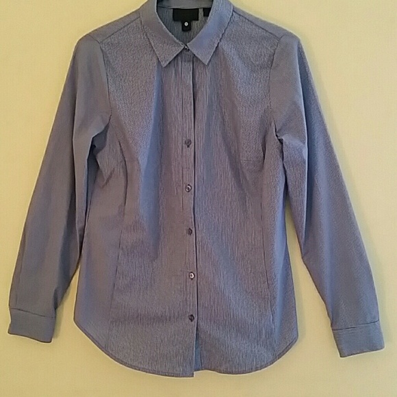 Women's pinstriped long sleeve collared shirt
