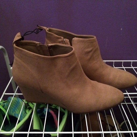 Forever 21 Nude Zip up Wedges