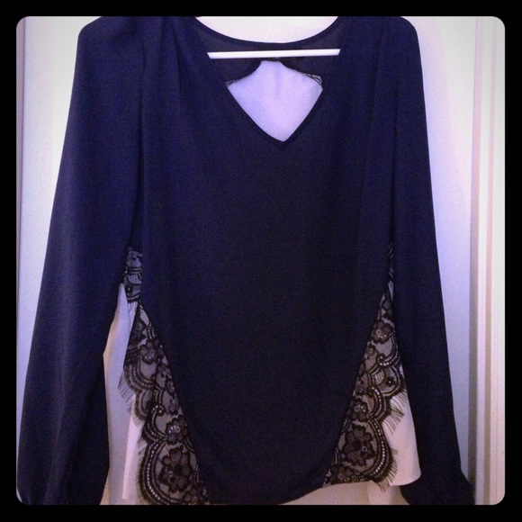 FALL PICK🍂❤️NWOT V-neck Longsleeve Blouse!