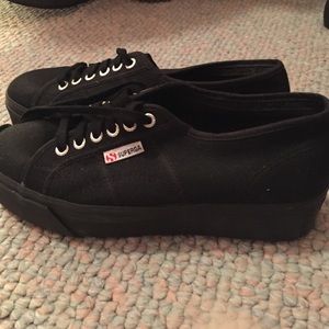 Platform Superga sneakers!
