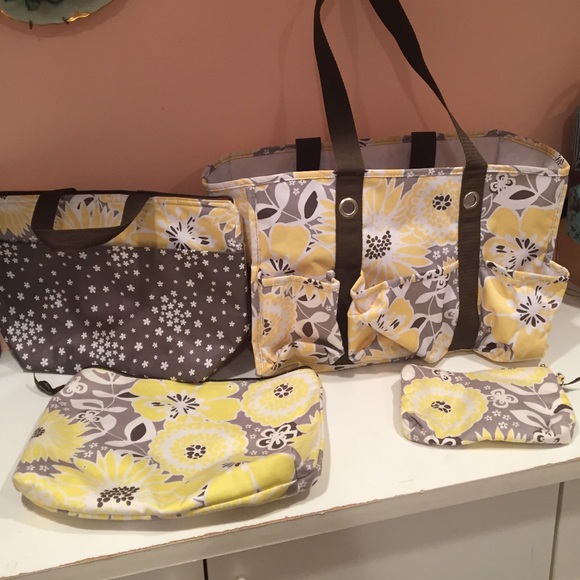 Thirty one set of 4 coordinating pieces