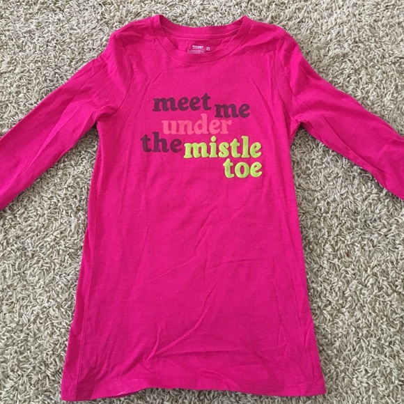 Old navy top - Picture 2 of 2