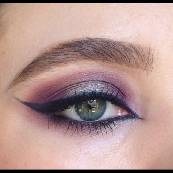 Arbonne Sugarplum Eyeshadow Palette - Picture 2 of 3