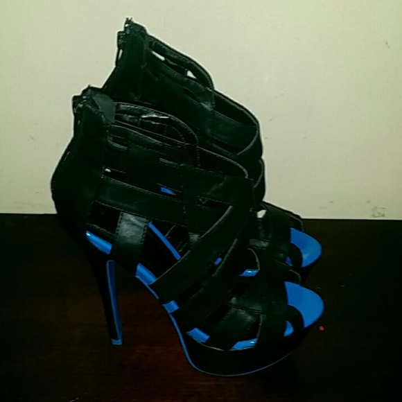 Heels - Picture 2 of 2